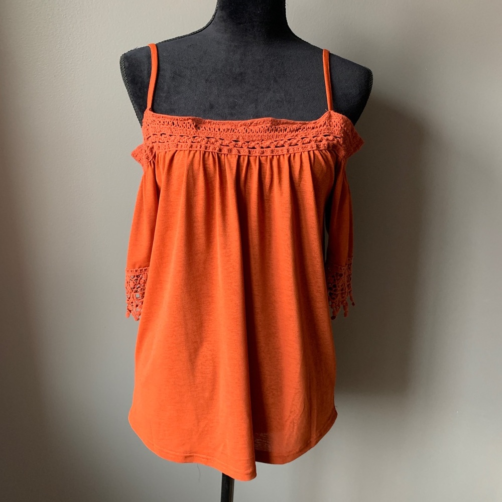 Shoulderless Top